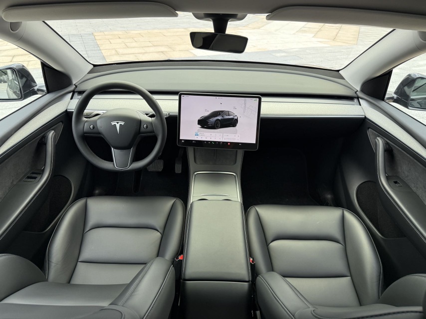 Tesla Model Y 2024 #9 Tesla Model Y 2024 car image #9