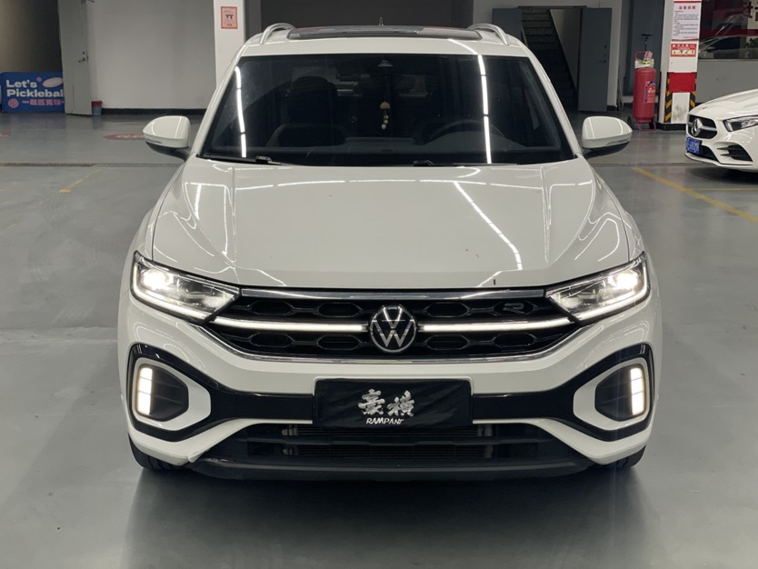 Volkswagen T-Roc 2024 #2 Volkswagen T-Roc 2024 car image #2