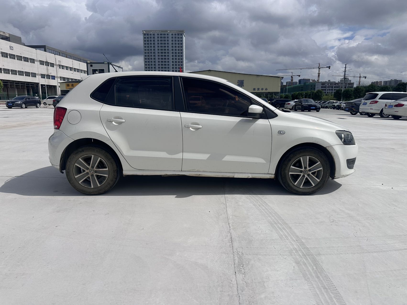 Volkswagen Polo 2014 car image #4