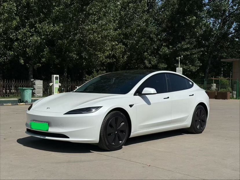 Tesla Model 3 2025 car image 