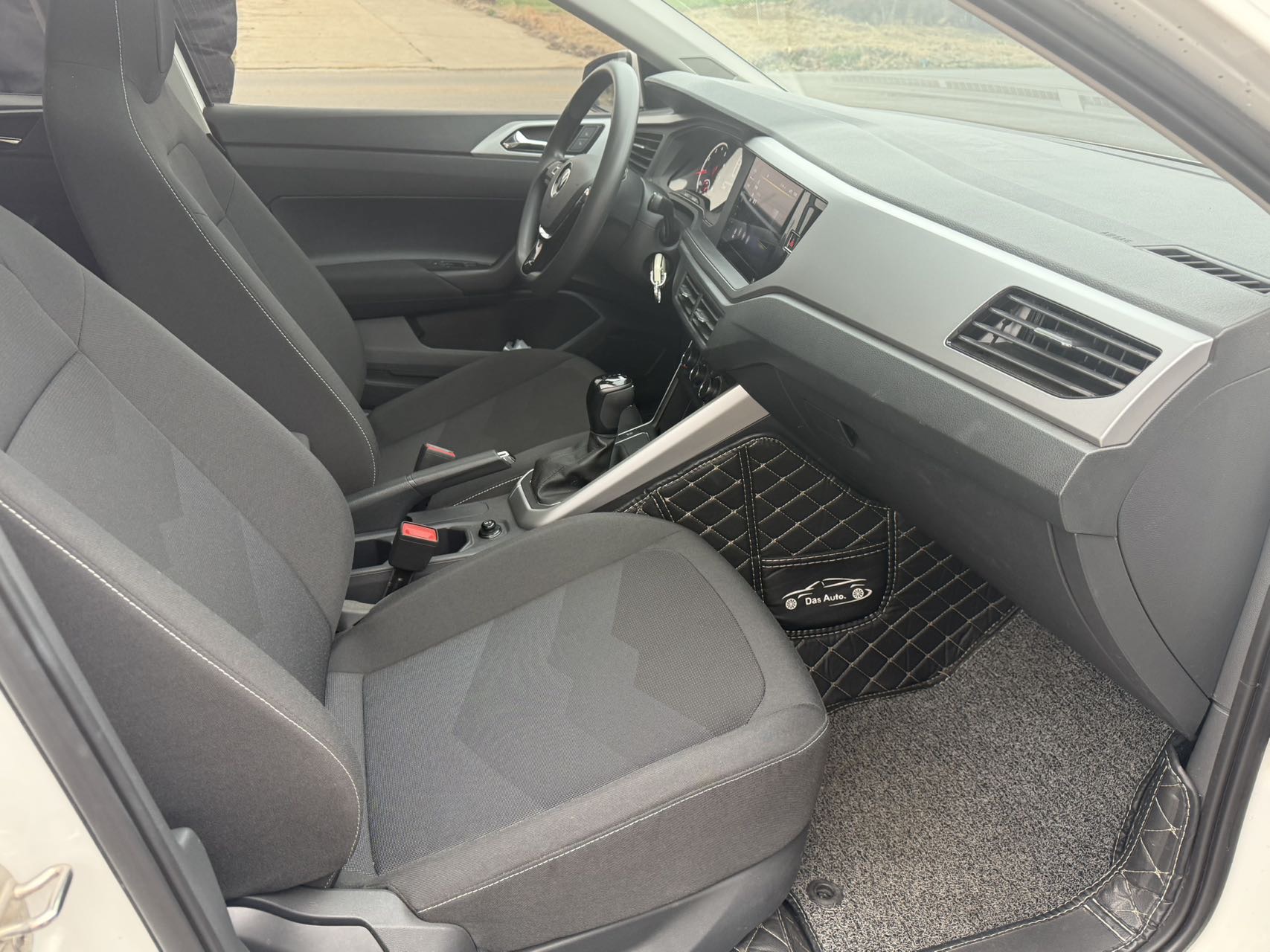 Volkswagen Polo 2022 car image #10