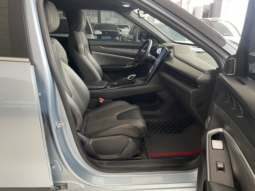 GEELY Boyue 2023 car image #13