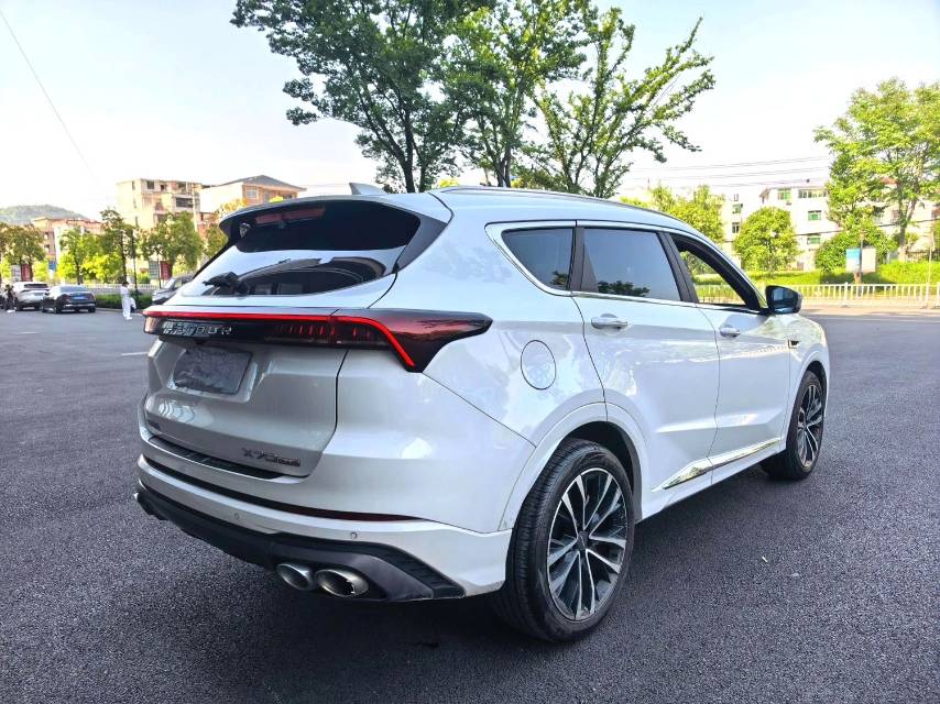 Jetour X70 PLUS 2023 car image #3