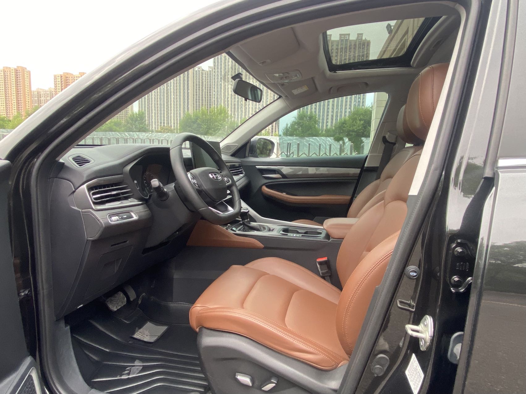 GEELY Vision X6 2022 car image #4