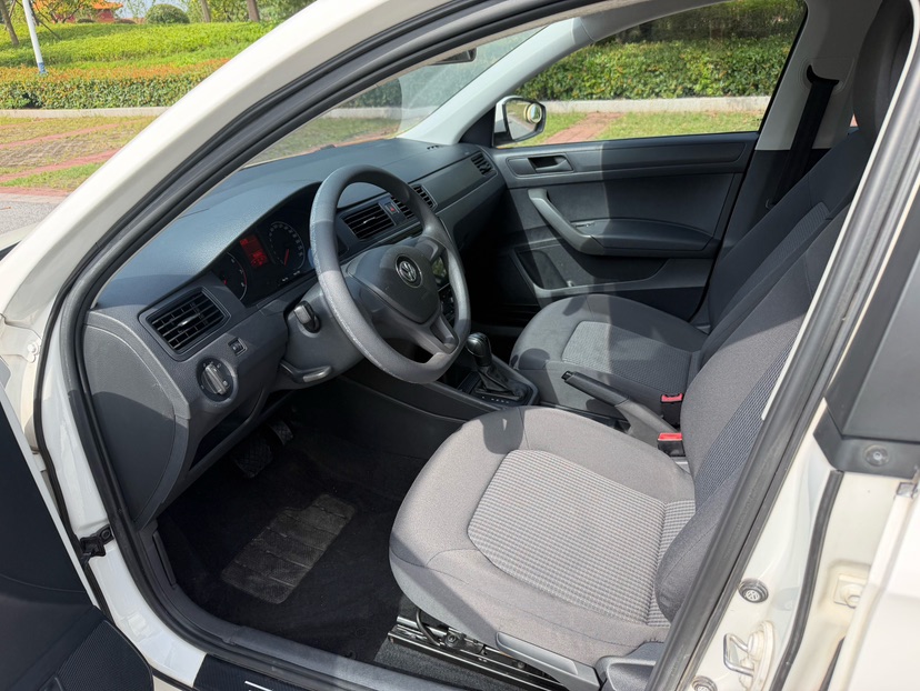 Volkswagen Santana 2019 car image #4
