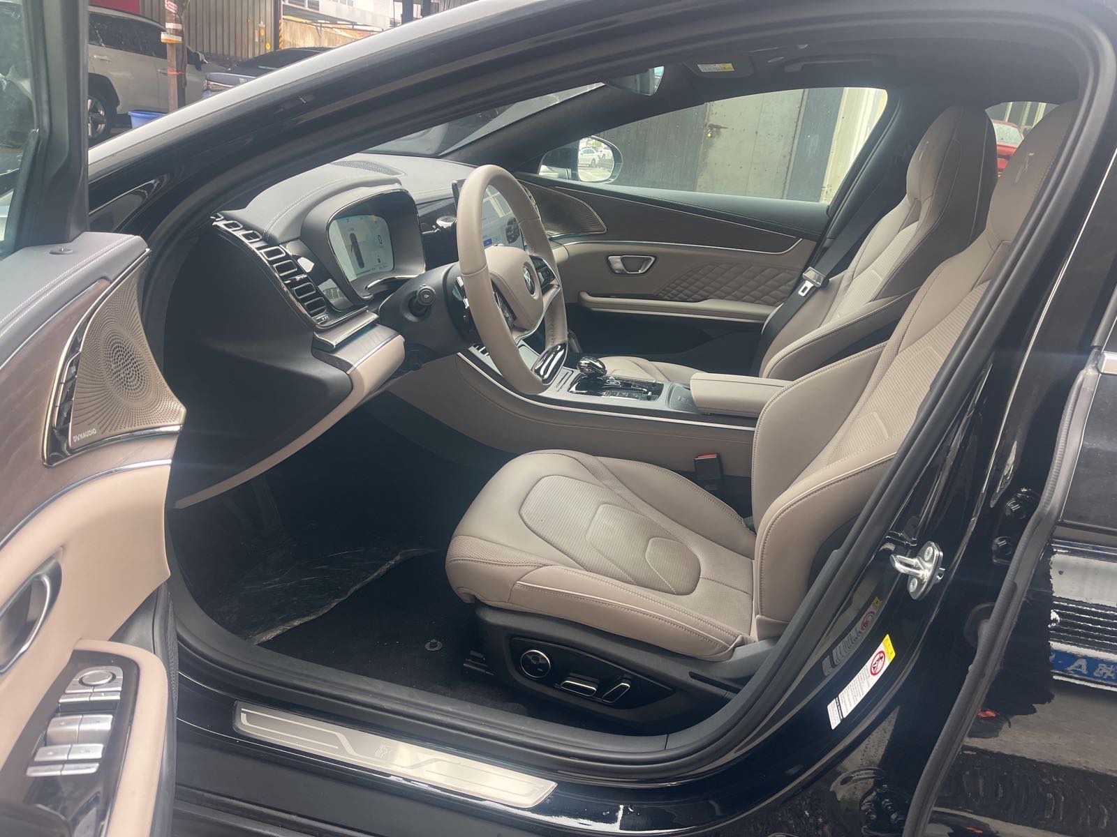BYD Han 2024 car image #5