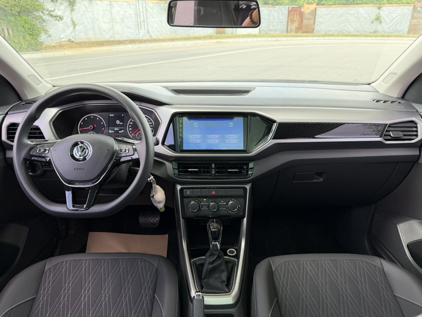 Volkswagen T-Cross 2020 #5 Volkswagen T-Cross 2020 car image #5