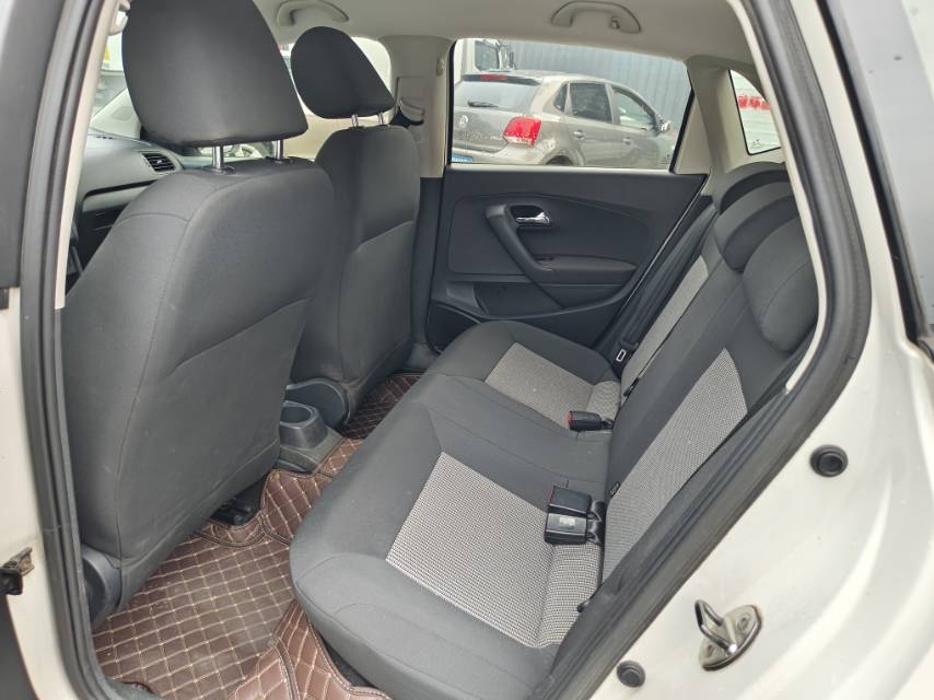 Volkswagen Polo 2014 car image #9