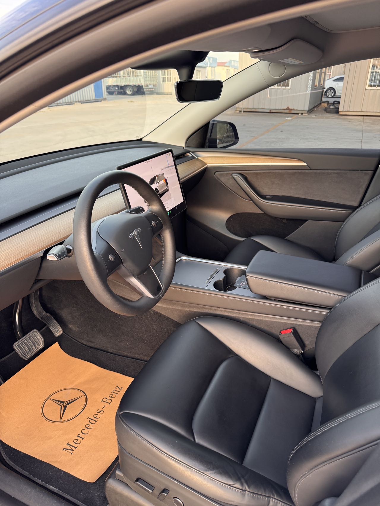 Tesla Model Y 2022 #5 Tesla Model Y 2022 car image #5