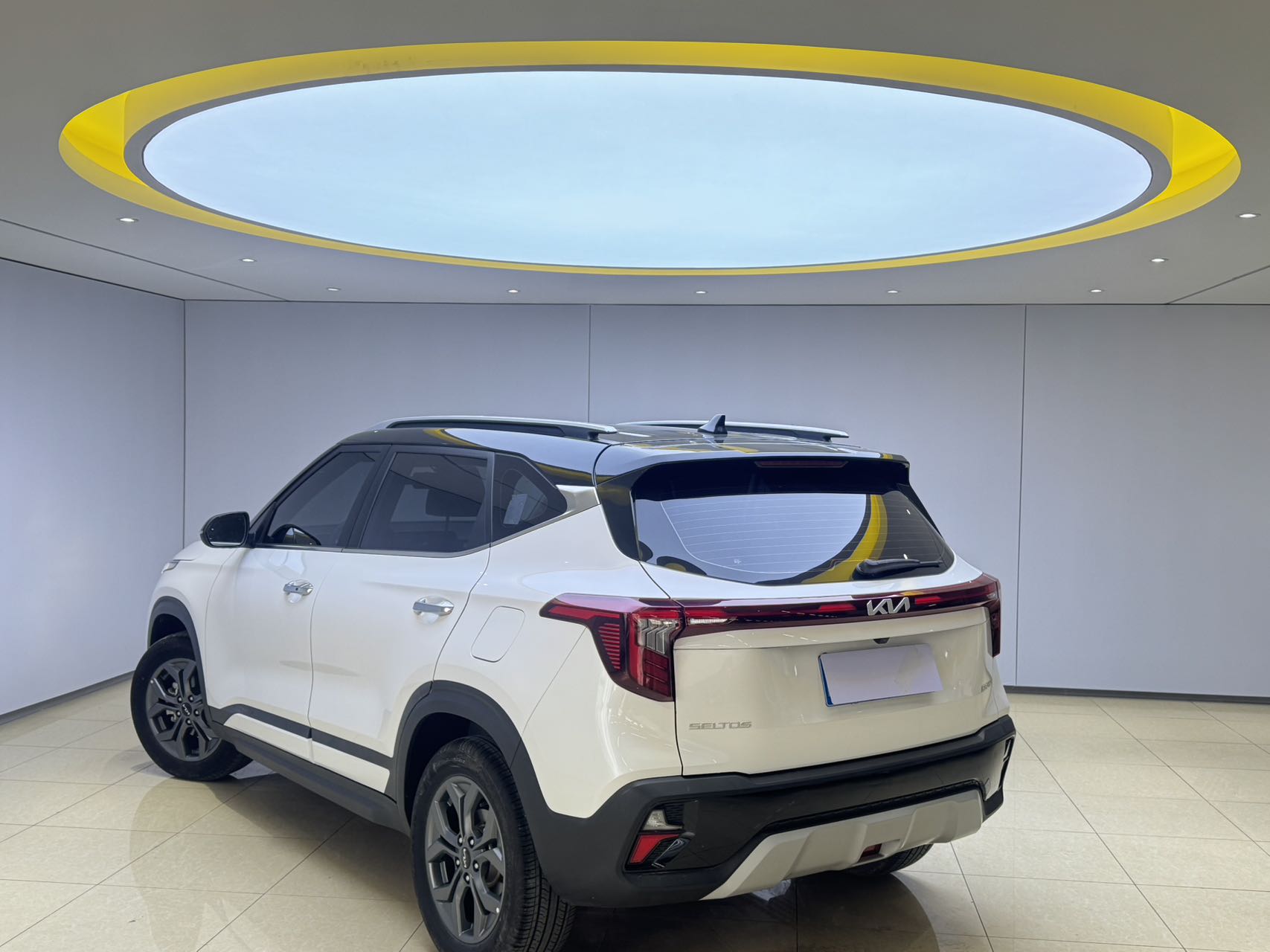 Kia Seltos 2023 car image #4