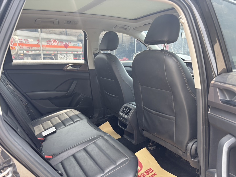 Volkswagen Tharu 2021 car image #4
