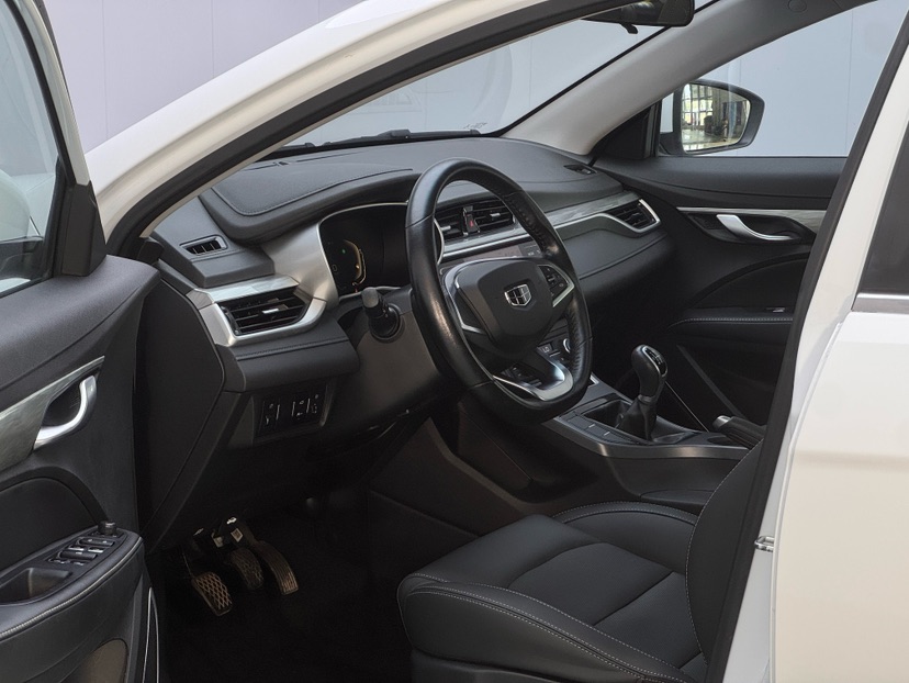 GEELY Emgrand 2019 car image #5