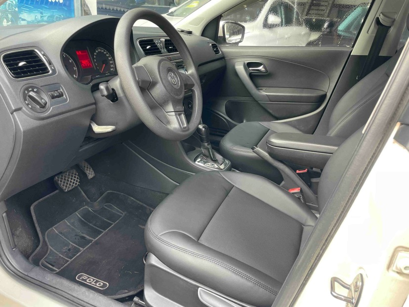 Volkswagen Polo 2014 car image #5