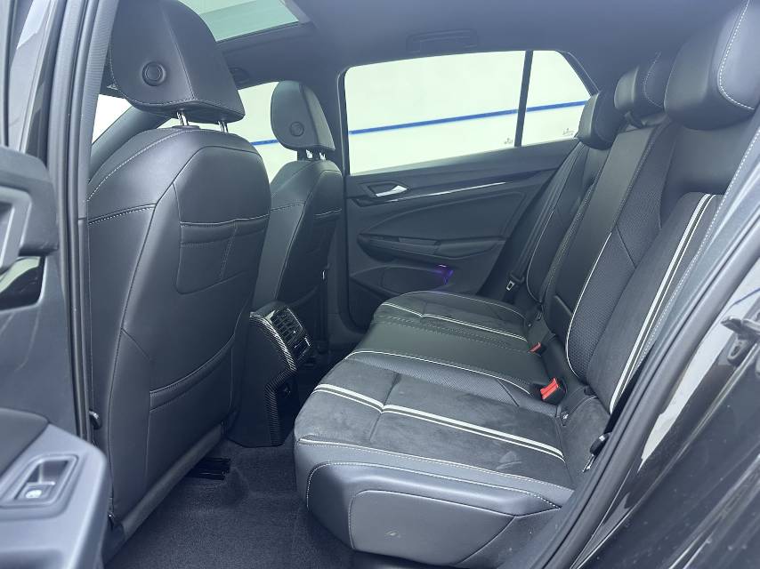 Volkswagen Golf 2021 car image #8