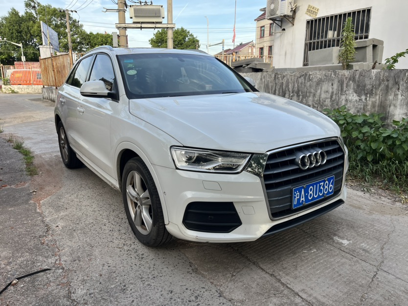 Audi Q3 2016 car image #2