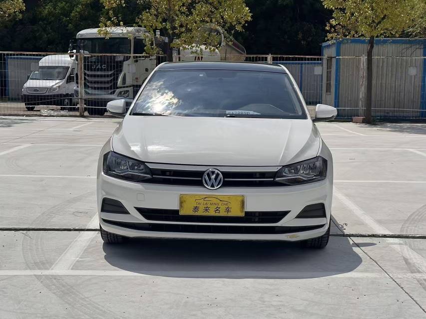 Volkswagen Polo 2021 car image #2