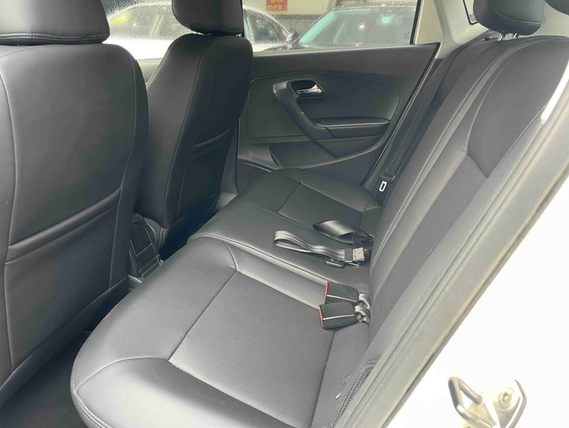 Volkswagen Polo 2014 car image #6