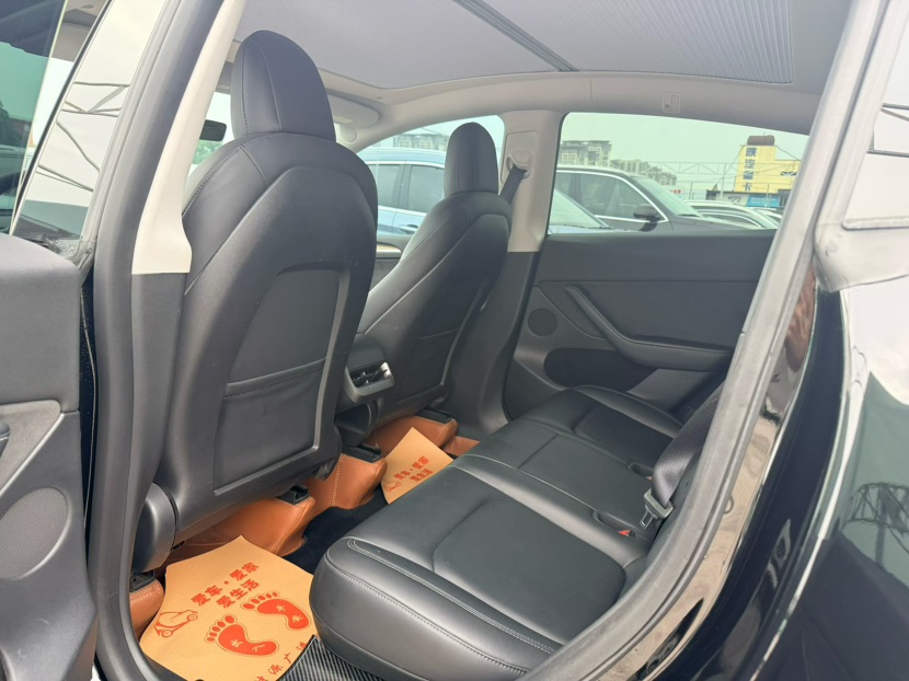 Tesla Model Y 2022 #5 Tesla Model Y 2022 car image #5