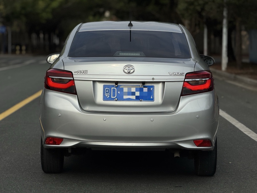 Toyota Vios 2022 изображение автомобиля #8