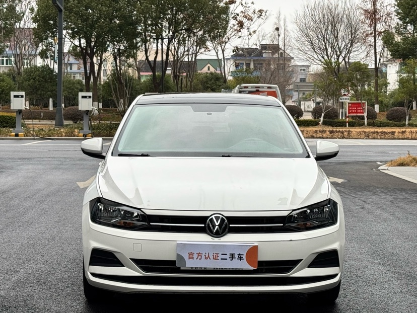 Volkswagen Polo 2021 car image #2