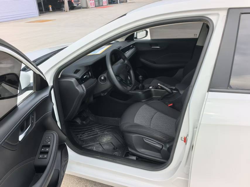 Roewe i5 2024 #4 Roewe i5 2024 immagine di auto #4