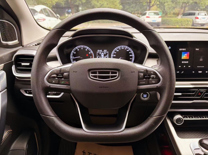 GEELY Coolray 2024 imagen de coche #9