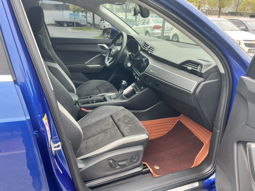 Audi Q3 2019 #8 Audi Q3 2019 car image #8