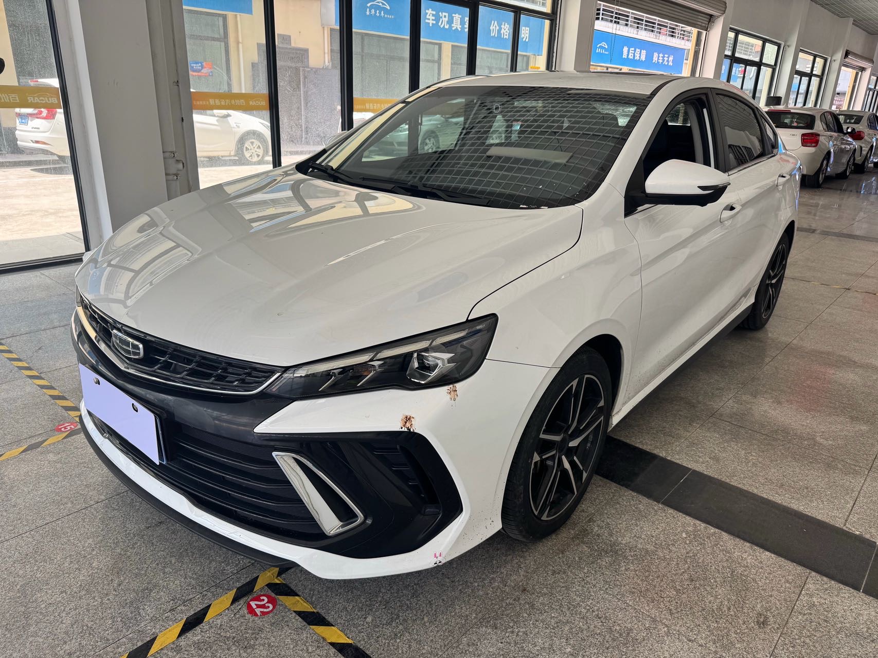 GEELY Binray 2022 immagine di auto 