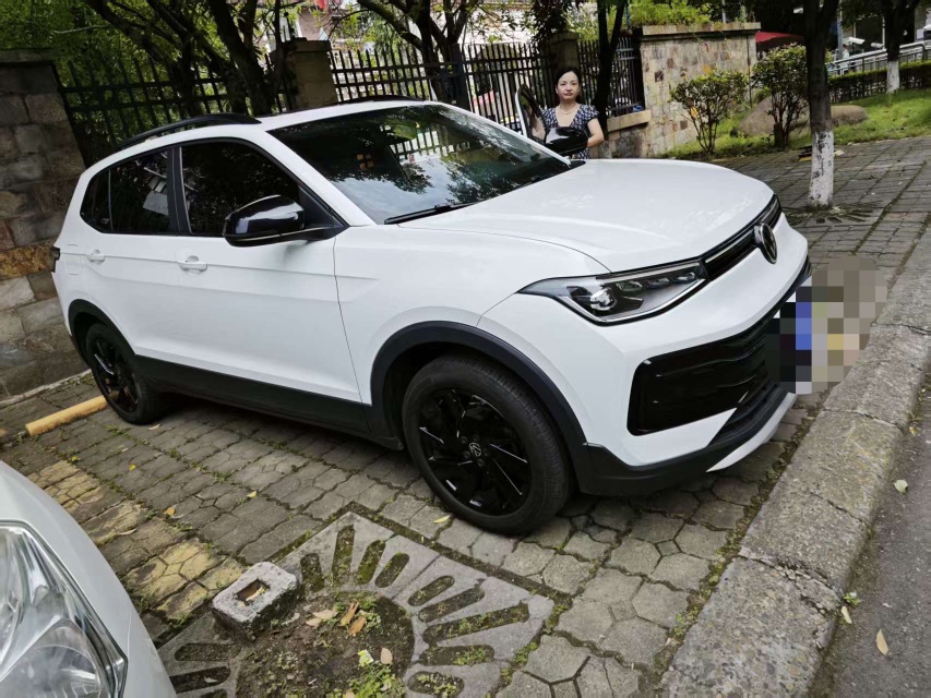 Volkswagen Tharu 2025 car image #6
