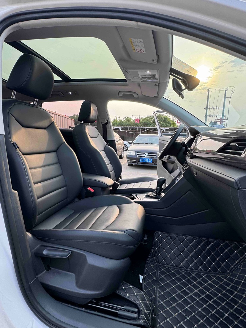 Volkswagen Tharu 2023 car image #15