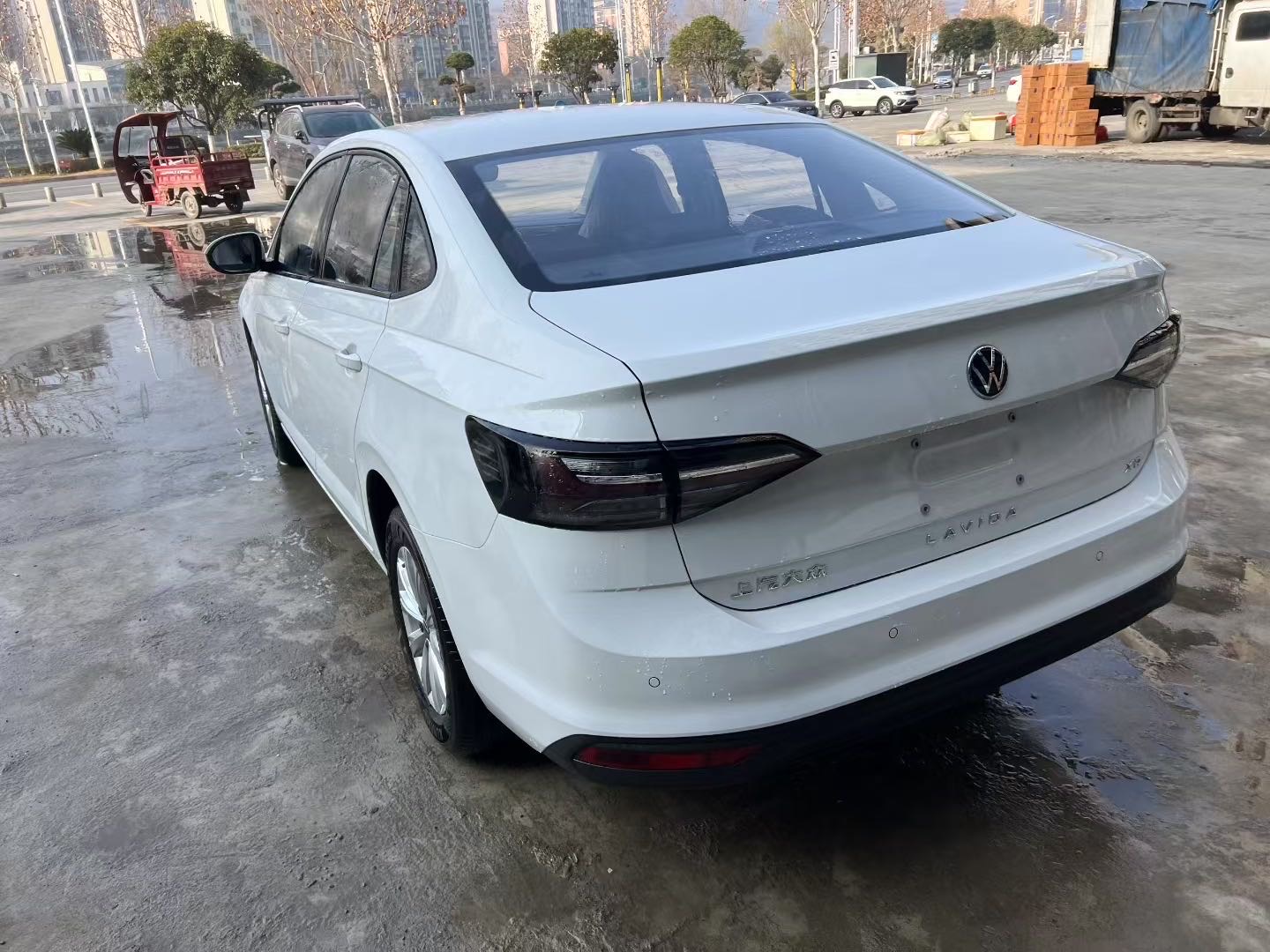 Volkswagen Lavida 2026 car image #8