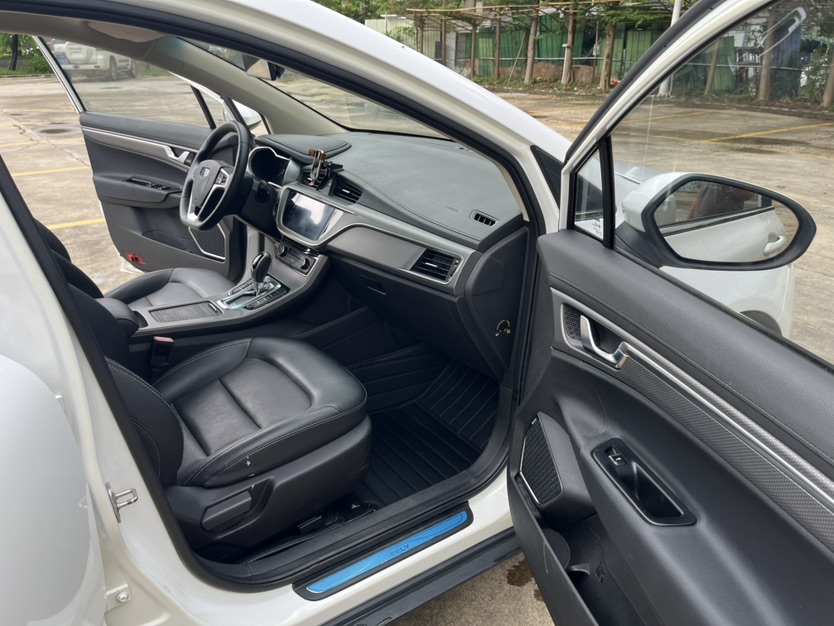 GEELY Emgrand GS 2016 car image #7