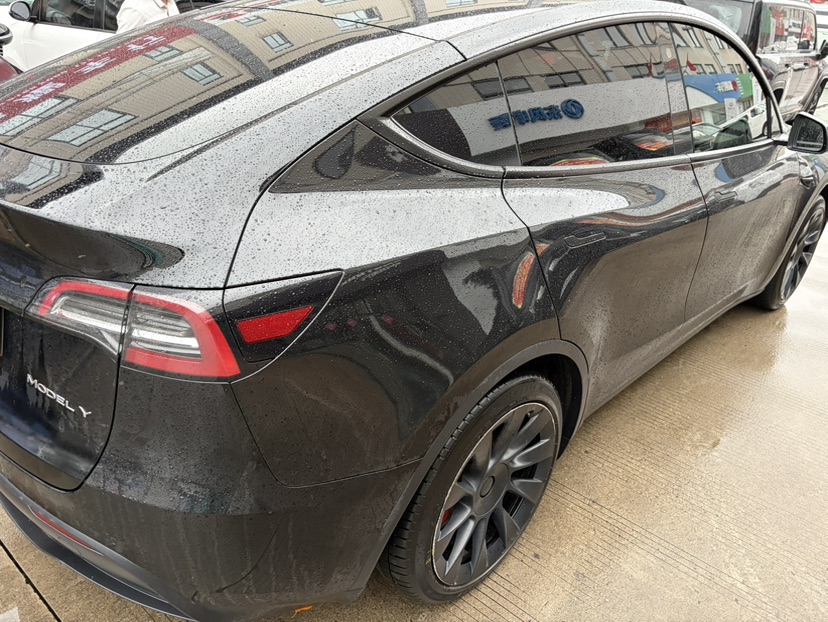 Tesla Model Y 2022 #6 Tesla Model Y 2022 car image #6