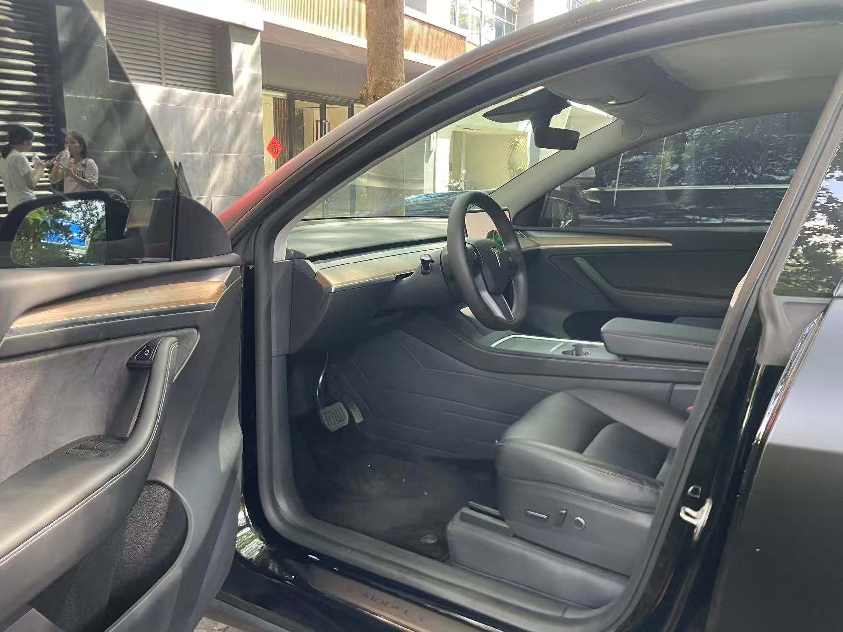 Tesla Model Y 2022 #4 Tesla Model Y 2022 car image #4