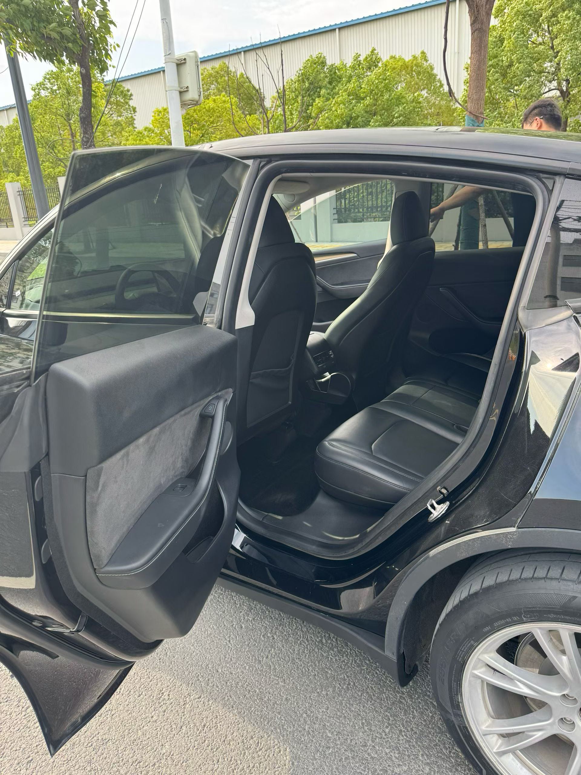 Tesla Model Y 2022 car image #5