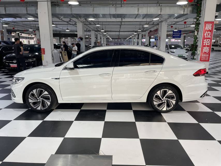 Volkswagen Bora 2022 car image #14