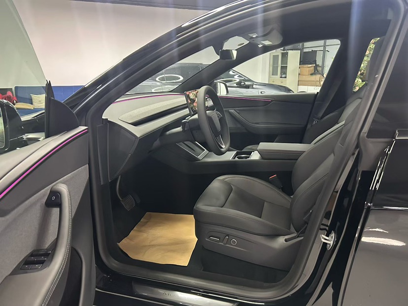 Tesla Model Y 2026 #4 Tesla Model Y 2026 car image #4