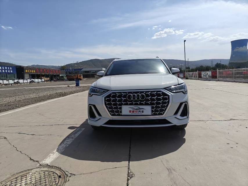 Audi Q3 2025 #2 Audi Q3 2025 car image #2