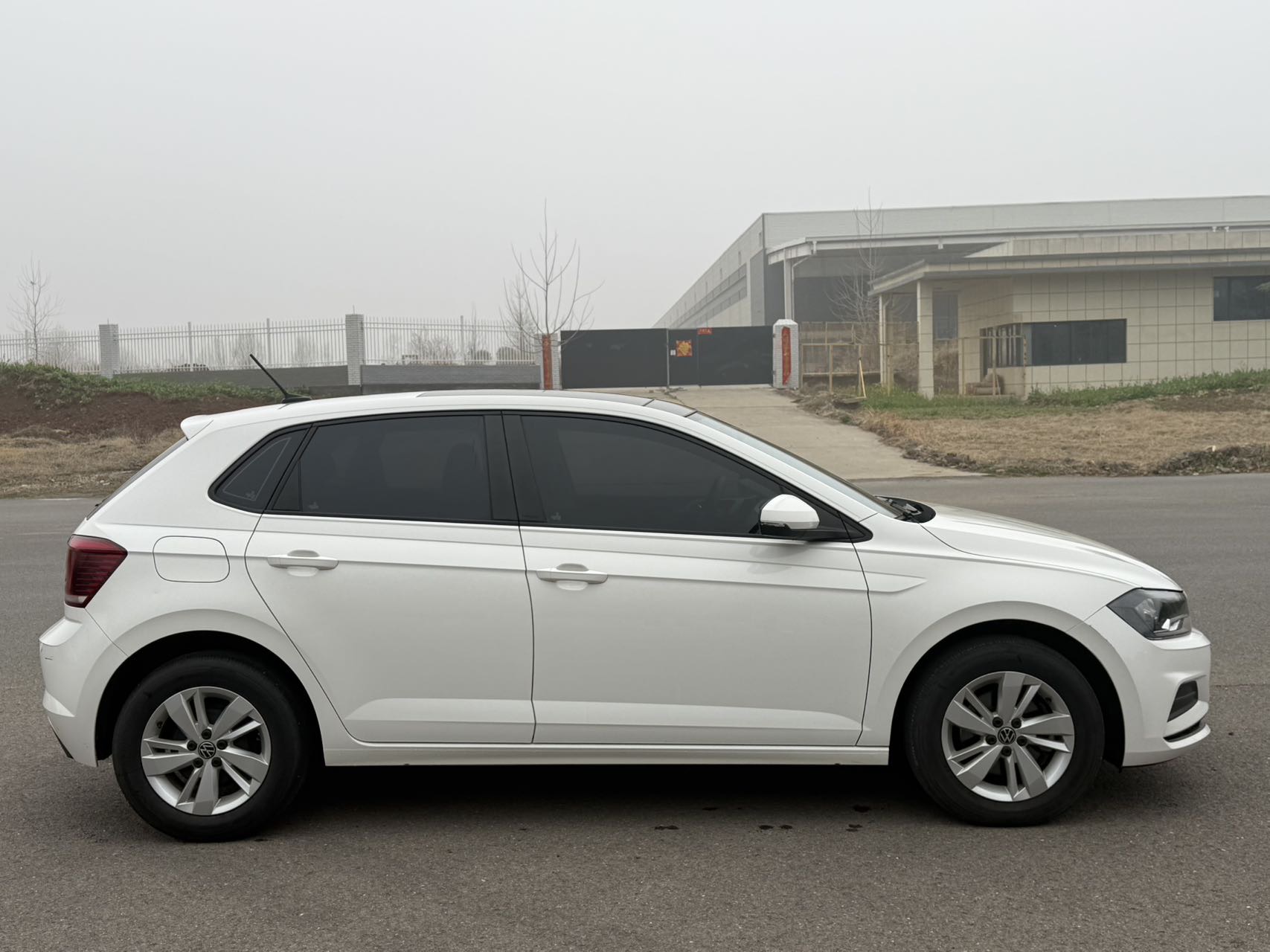 Volkswagen Polo 2022 car image #4