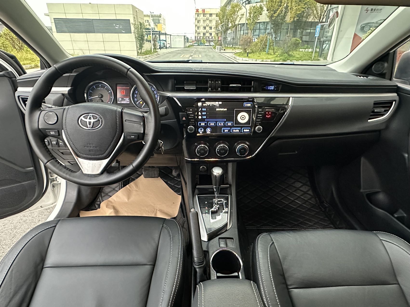 Toyota Corolla 2015 car image #6