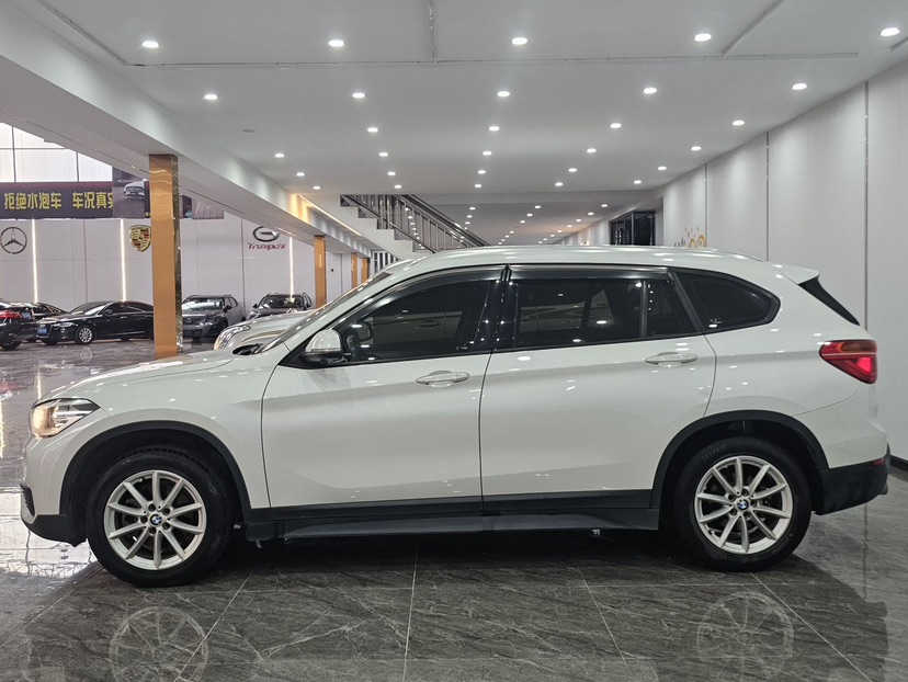 BMW X1 2018 #3 BMW X1 2018 car image #3