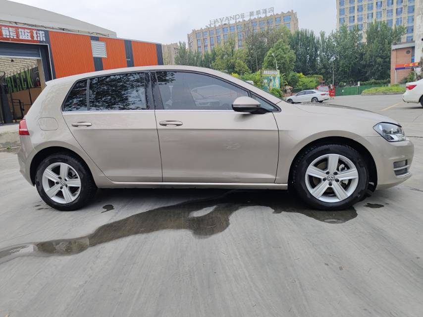 Volkswagen Golf 2015 car image #4