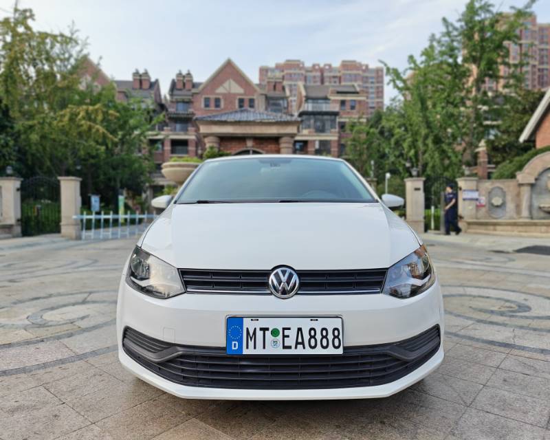Volkswagen Polo 2014 car image #2