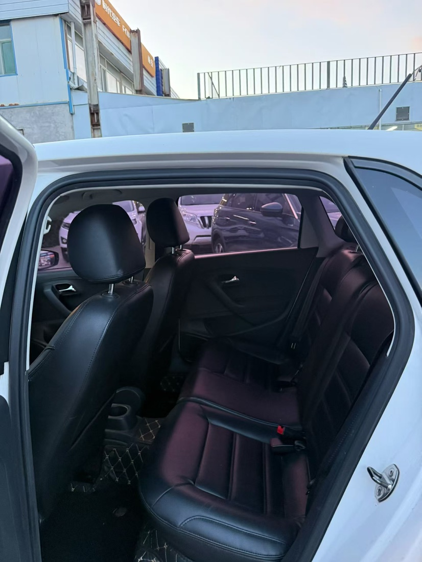 Volkswagen Polo 2018 car image #8