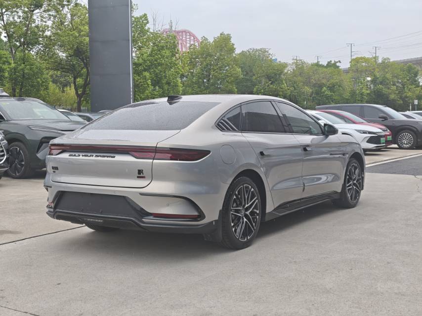 BYD Han 2025 immagine di auto #9