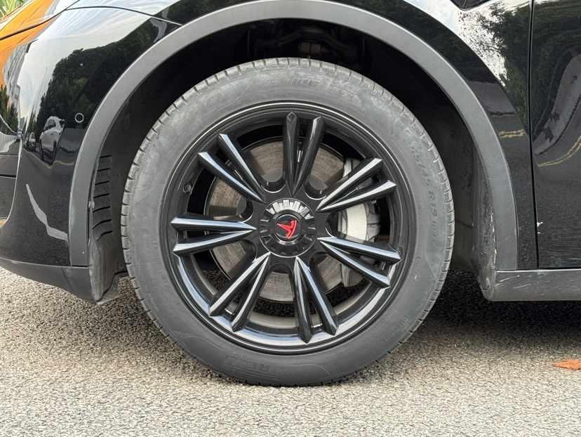 Tesla Model Y 2023 #9 Tesla Model Y 2023 car image #9