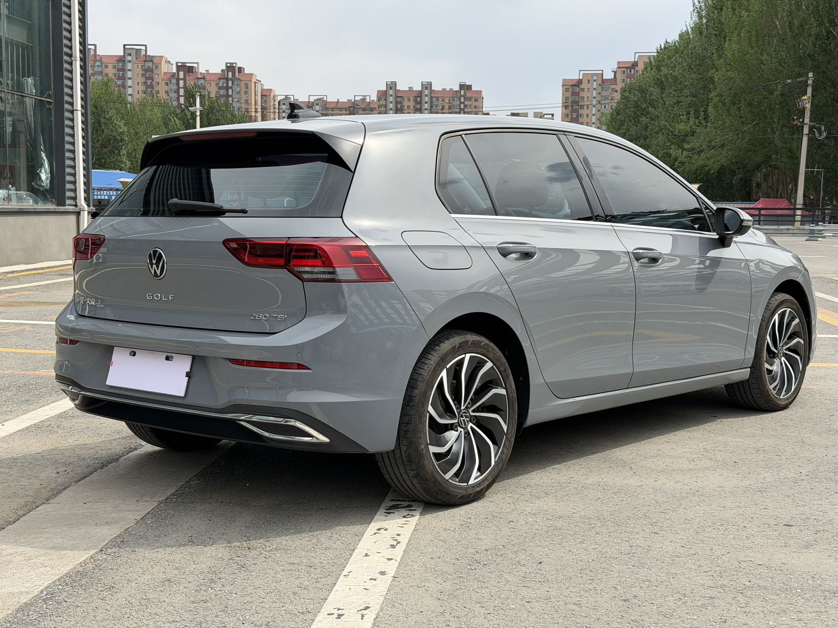 Volkswagen Golf 2022 car image #10
