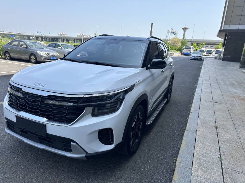 Kia Seltos 2023 car image 