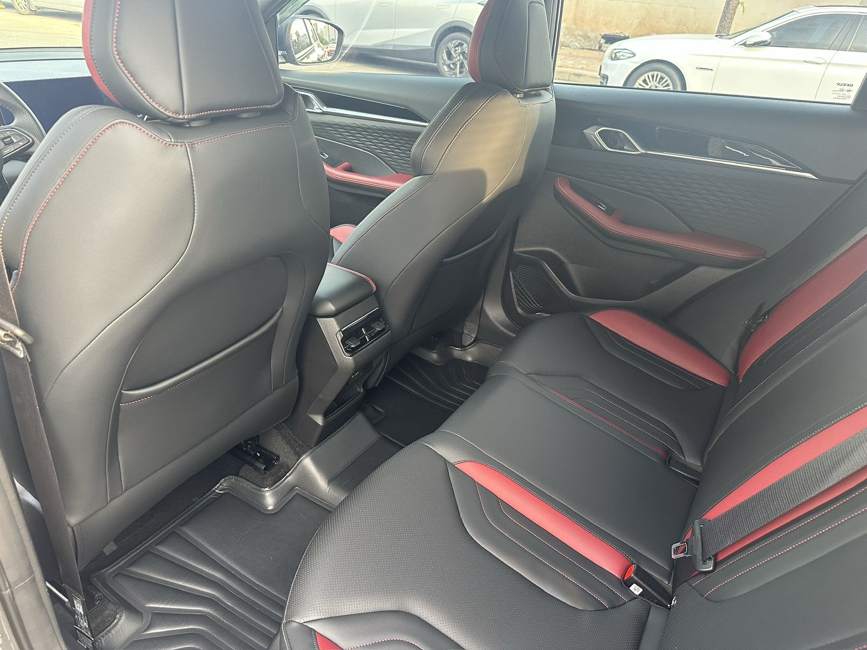 GEELY Coolray 2023 car image #5