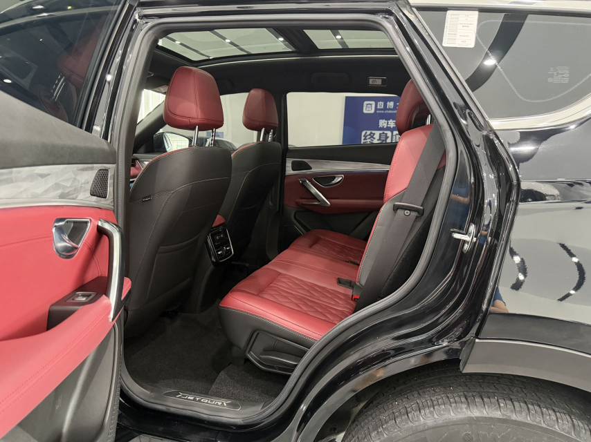 Jetour X70 PLUS 2023 car image #10